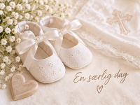 Sødt babykort til en lille pige med lyserøde babysko, fine blomster og teksten “En særlig dag”. Skriv din personlige hilsen og send kortet gratis online.